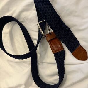 VGUC Tommy Bahama Navy Stretch Webbed Belt 
L/XL Sized